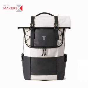 Mochila para deportes al aire libre con diseño de tapa enrollable